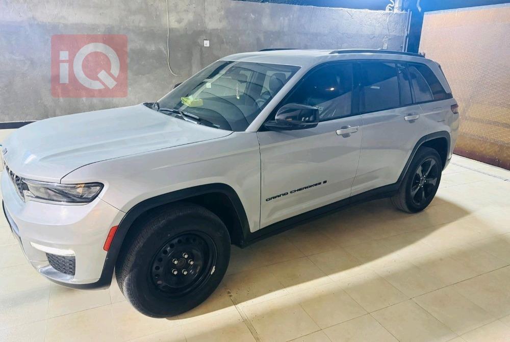 جیپ گراند شیرۆکی